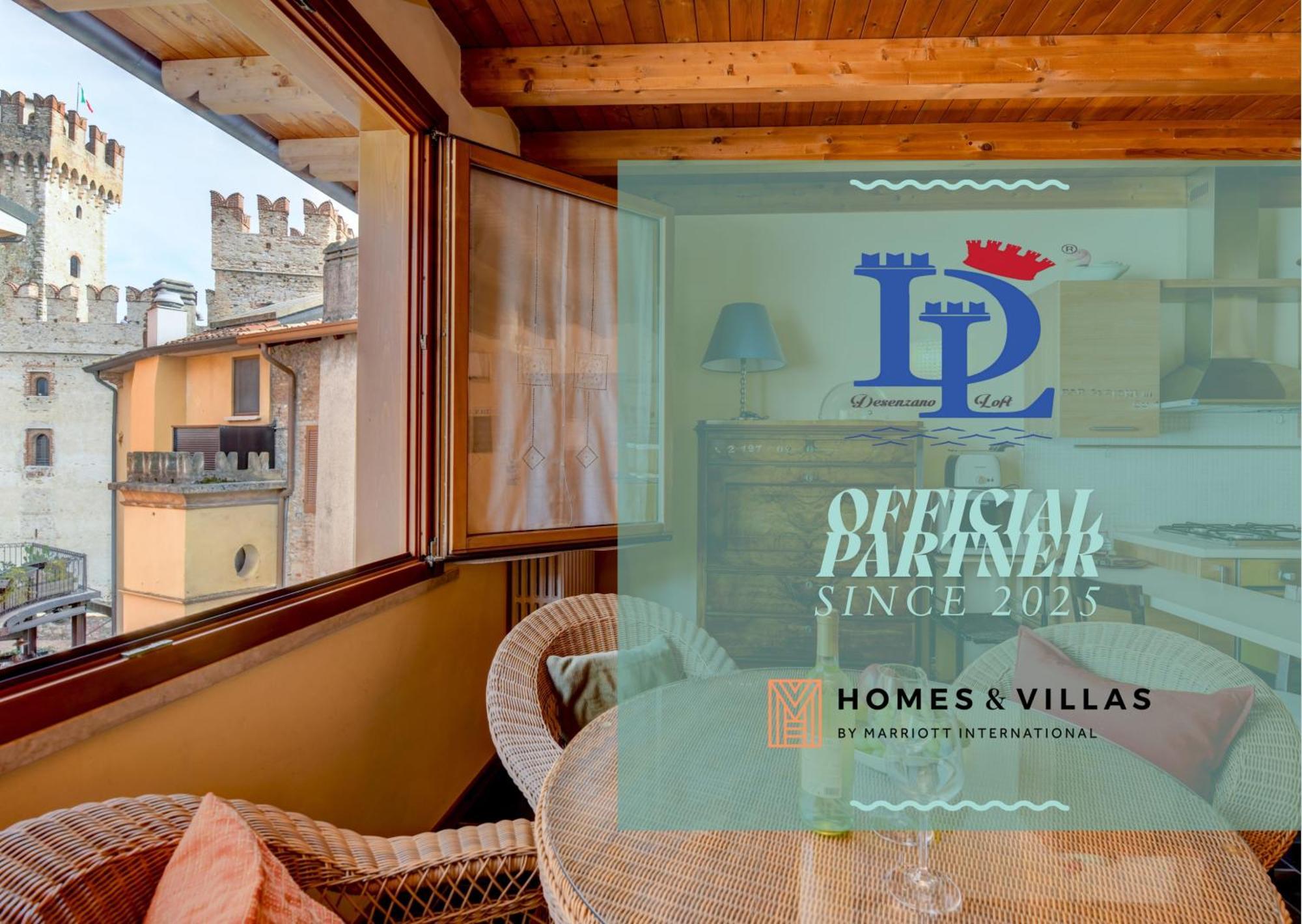 Desenzanoloft Official Partner Marriott Homes & Villas -Penthouse Never Say Never Sirmione Castle View Exterior photo