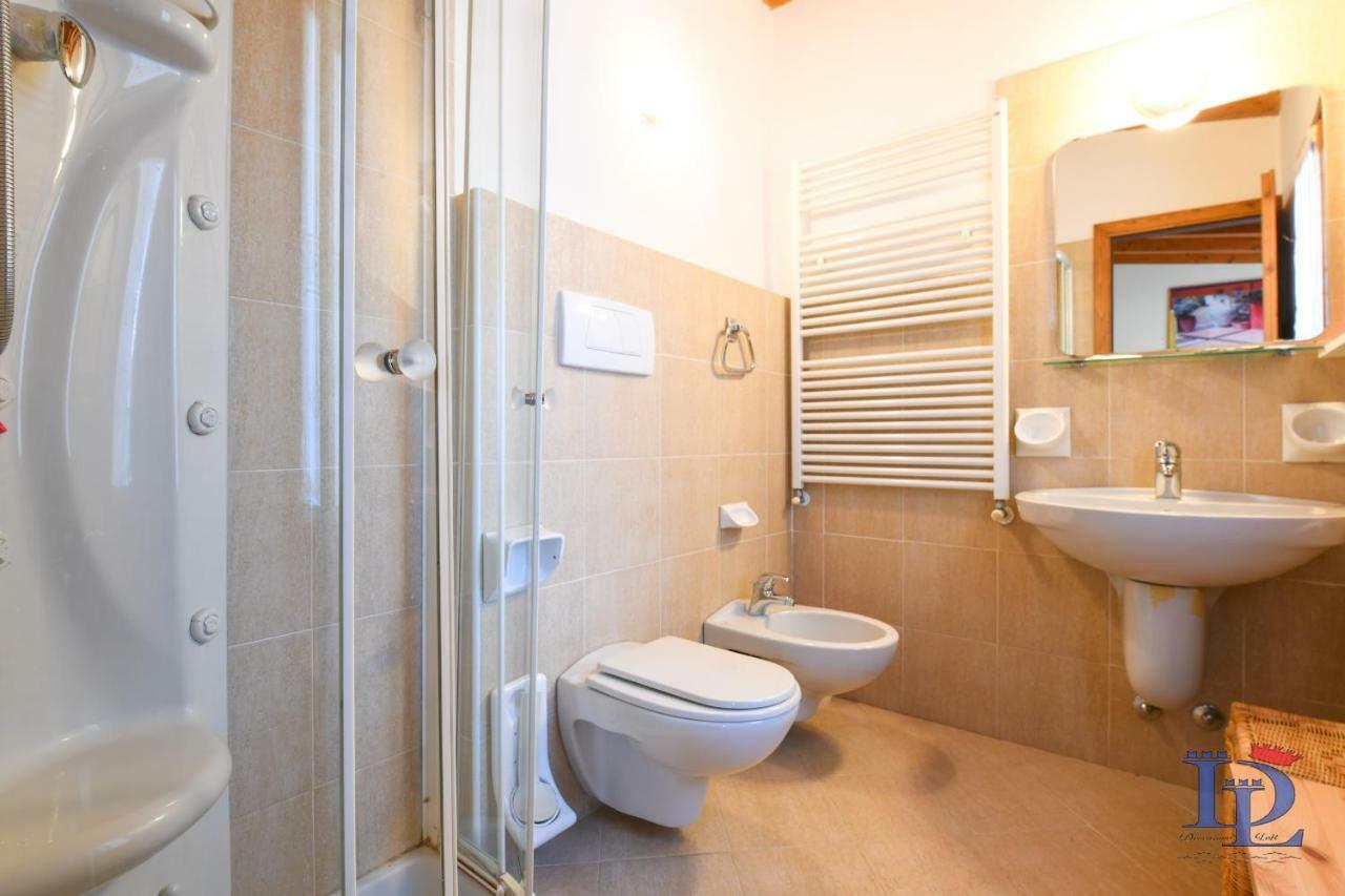 Desenzanoloft Official Partner Marriott Homes & Villas -Penthouse Never Say Never Sirmione Castle View Exterior photo